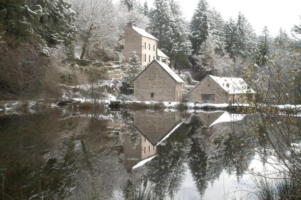 Bed and Breakfast Le Moulin Des Farges Meymac Exteriér fotografie