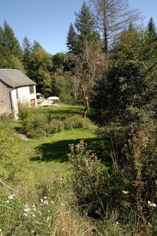 Bed and Breakfast Le Moulin Des Farges Meymac Exteriér fotografie